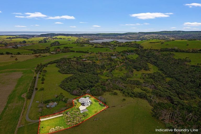 Photo of property in 2656 South Head Road, South Head, Helensville, 0874