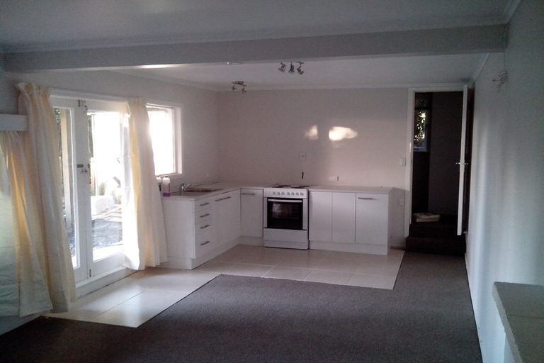 Photo of property in 76 Wade River Road, Stanmore Bay, Whangaparaoa, 0932