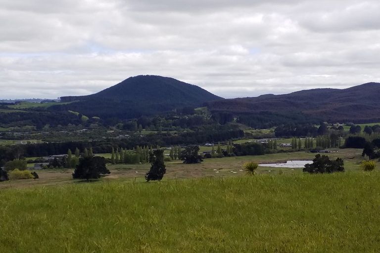 Photo of property in 19 Locheagles Rise, Kinloch, Taupo, 3377