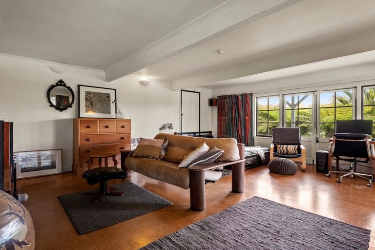 Photo of property in 37 Fairfax Avenue, Northcote, Auckland, 0627