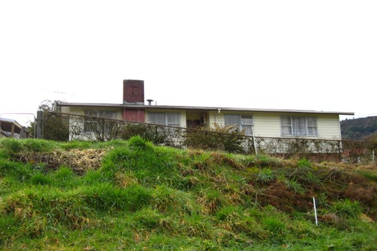 Photo of property in 25 Victory Street, Reefton, 7830