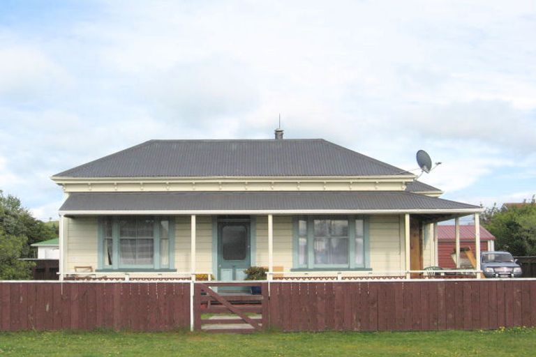 Photo of property in 1a Endeavour Street, Tolaga Bay, 4077