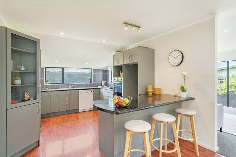 Photo of property in 114 Tirohanga Road, Tirohanga, Lower Hutt, 5010