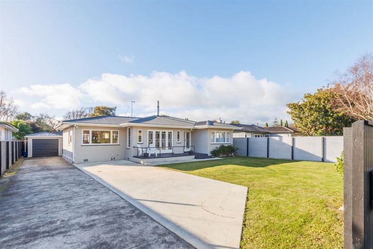 Photo of property in 41 Pahiatua Street, Hokowhitu, Palmerston North, 4410