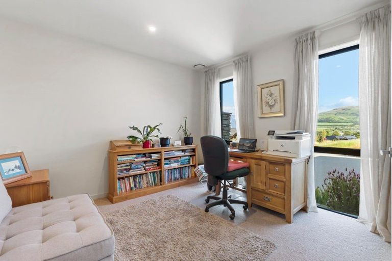 Photo of property in 9 Arran Lane, Jacks Point, Queenstown, 9371