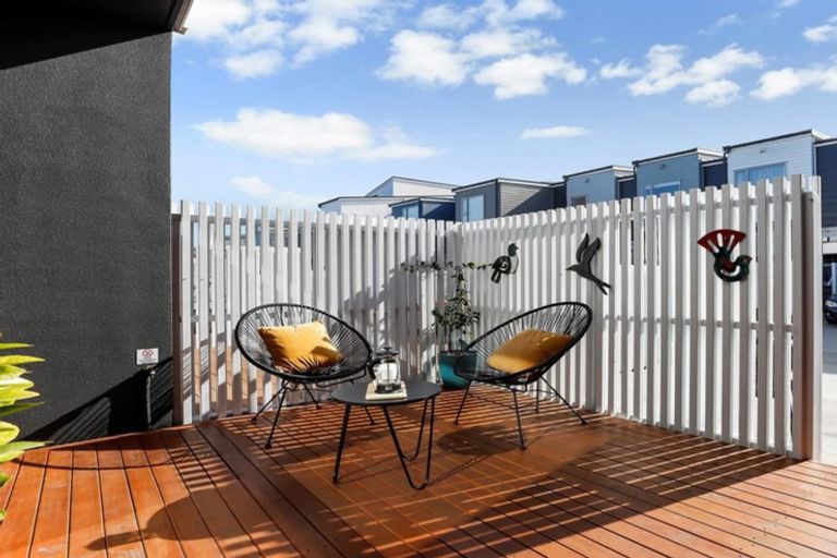 Photo of property in 14 Mollusc Road, Hobsonville, Auckland, 0616