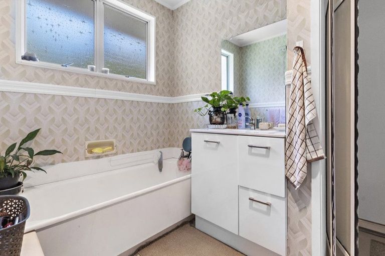 Photo of property in 12 Churchill Crescent, Featherston, 5710