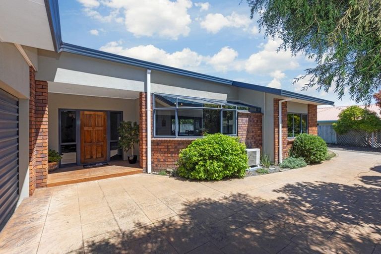 Photo of property in 13 Penlington Place, Havelock North, 4130