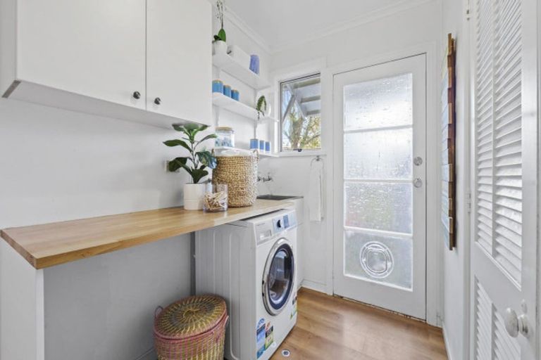 Photo of property in 802 Whangaparaoa Road, Manly, Whangaparaoa, 0930