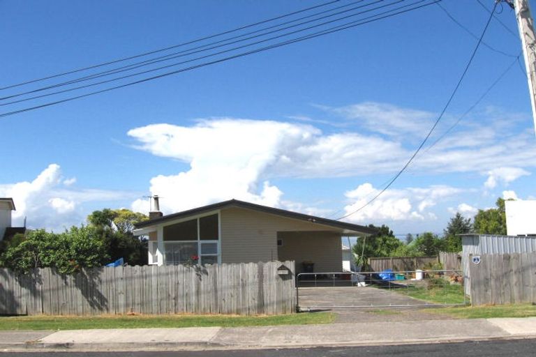 Photo of property in 1/3 Auld Street, Torbay, Auckland, 0630