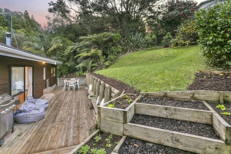 Photo of property in 1/55 Greenvalley Rise, Glenfield, Auckland, 0629