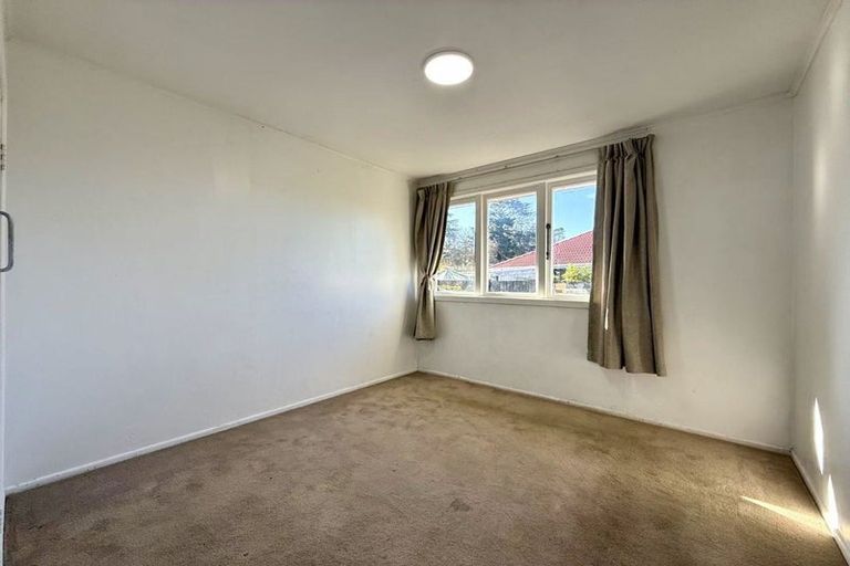 Photo of property in 71 Smythe Road, Henderson, Auckland, 0612