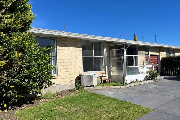 Photo of property in 1/7 James Condon Place, Redwood, Christchurch, 8051