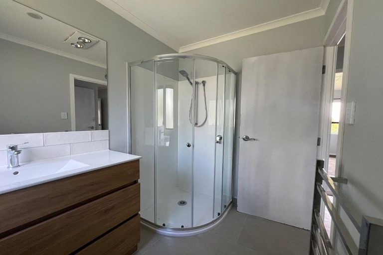 Photo of property in 14 Sabana Place, Unsworth Heights, Auckland, 0632