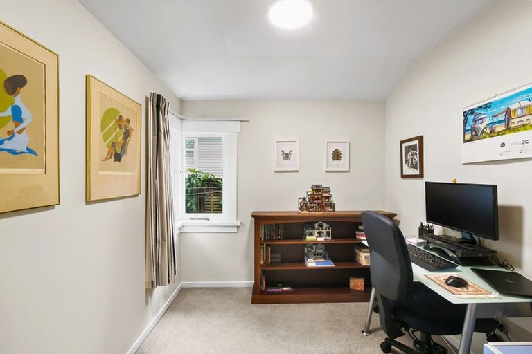 Photo of property in 348 Saint Aubyn Street, Moturoa, New Plymouth, 4310