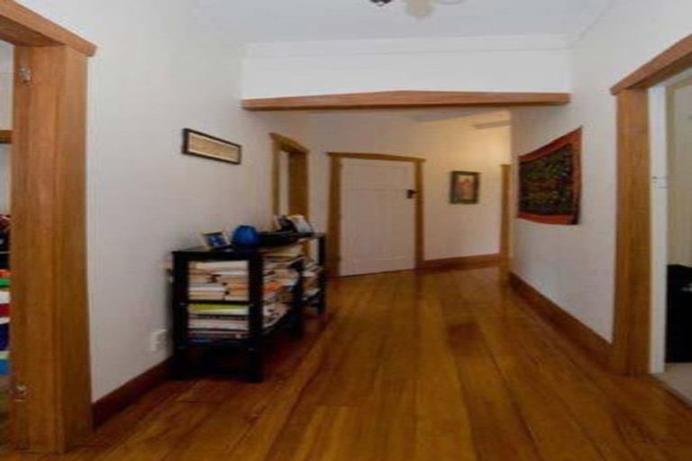 Photo of property in 13a Irirangi Road, Greenlane, Auckland, 1061