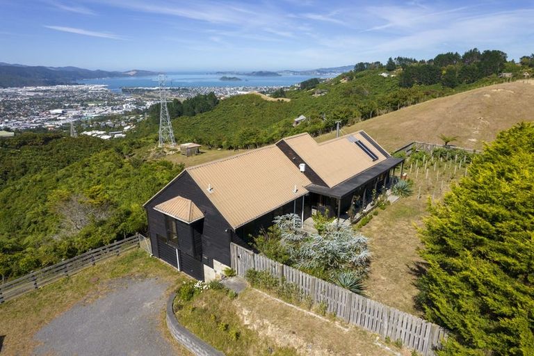 Photo of property in 95 Sweetacres Drive, Belmont, Lower Hutt, 5010