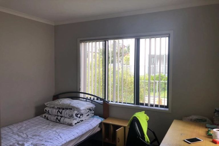 Photo of property in 141 Fernhill Way, Oteha, Auckland, 0632