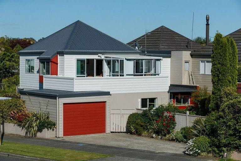 Photo of property in 95 Wikiriwhi Crescent, Awapuni, Palmerston North, 4412