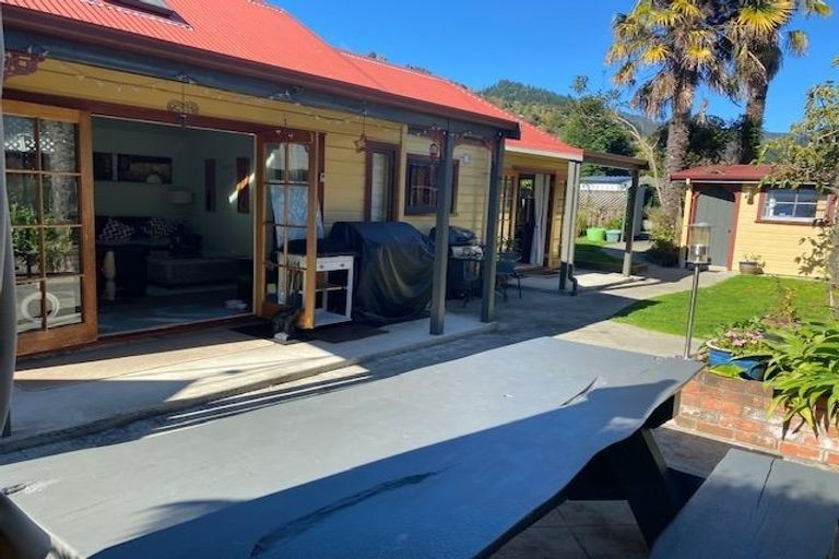 Photo of property in 104 Nile Street, Nelson, 7010