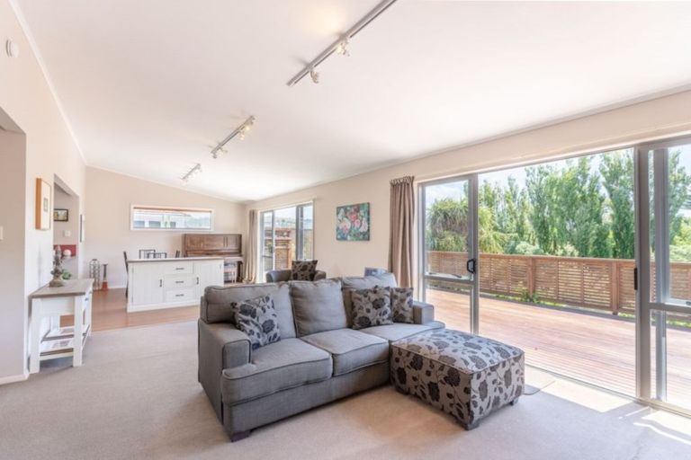 Photo of property in 23 Jillett Street, Titahi Bay, Porirua, 5022