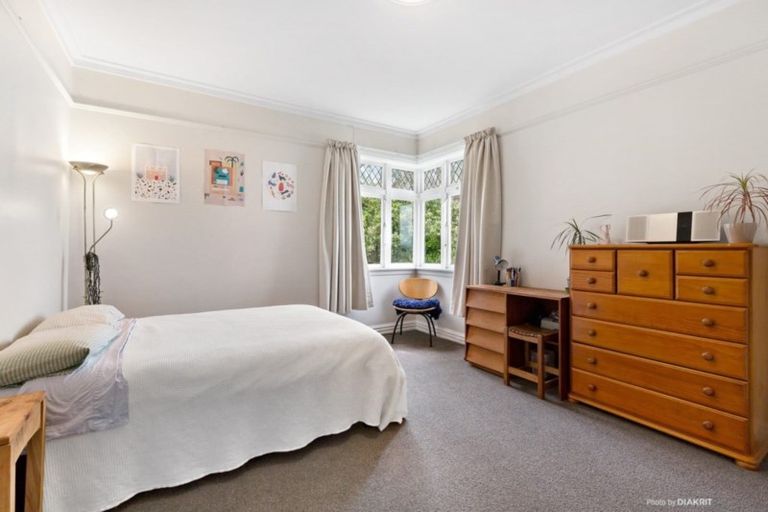 Photo of property in 10 Queens Drive, Kilbirnie, Wellington, 6022