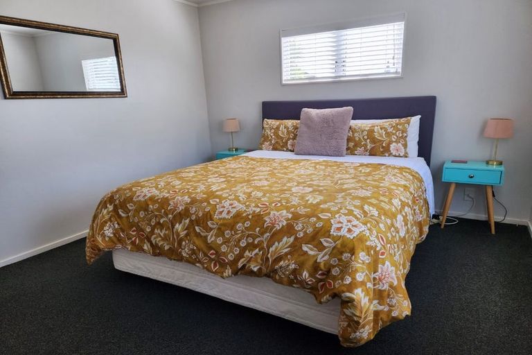 Photo of property in 2/11 Waterfront Road, Mangere Bridge, Auckland, 2022