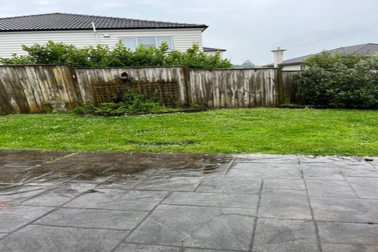 Photo of property in 11 Rosses Place, Pinehill, Auckland, 0632