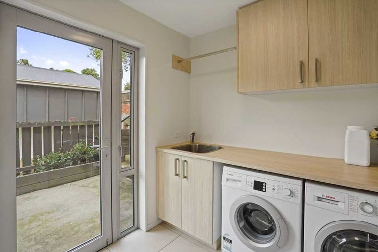 Photo of property in 33d Hackthorne Road, Cashmere, Christchurch, 8022