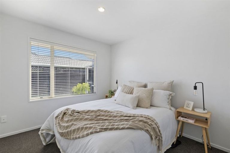 Photo of property in 9 Parkwood Place, Parklands, Christchurch, 8083