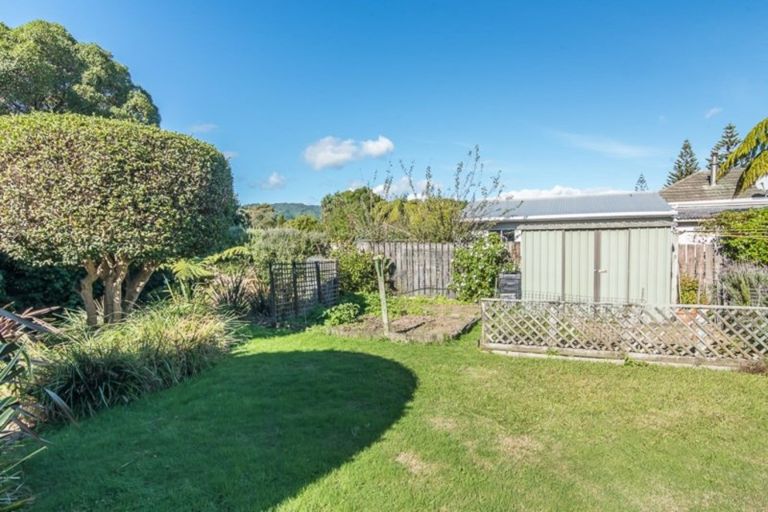 Photo of property in 211 Te Moana Road, Waikanae, 5036