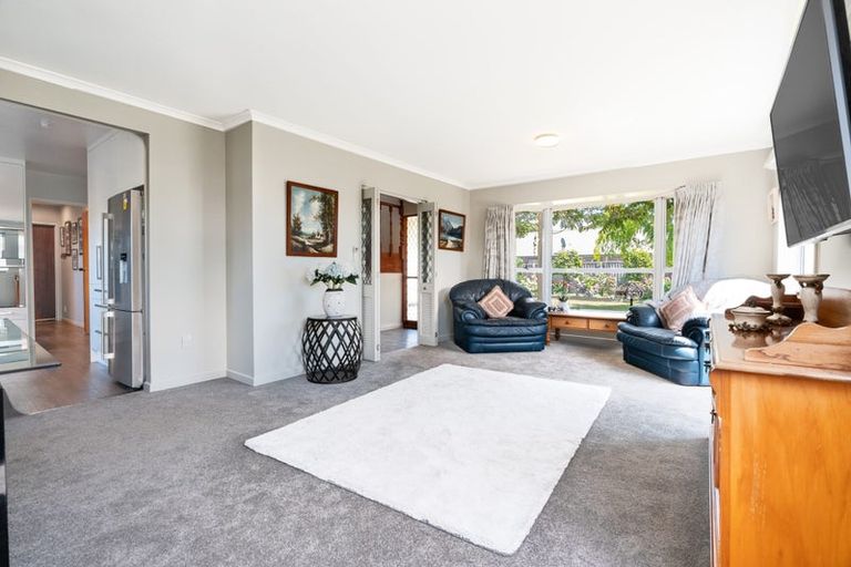 Photo of property in 11 Chokebore Place, Sockburn, Christchurch, 8042