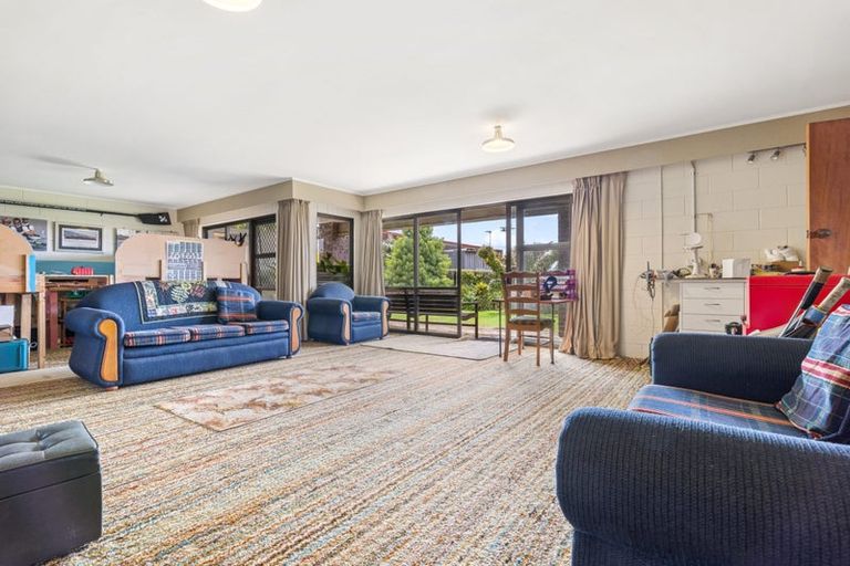 Photo of property in 12 Dunolly Place, Pukekohe, 2120