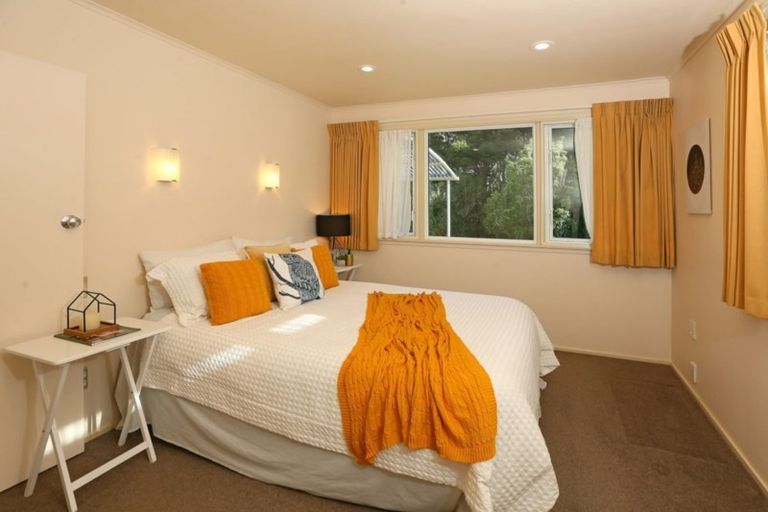 Photo of property in 212 Glengarry Road, Glen Eden, Auckland, 0602