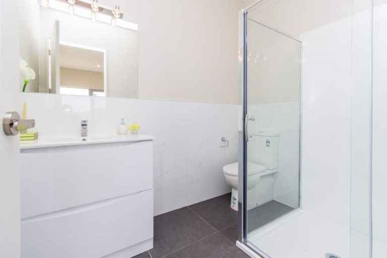 Photo of property in 11 Regis Park Drive, Pukekohe, 2120
