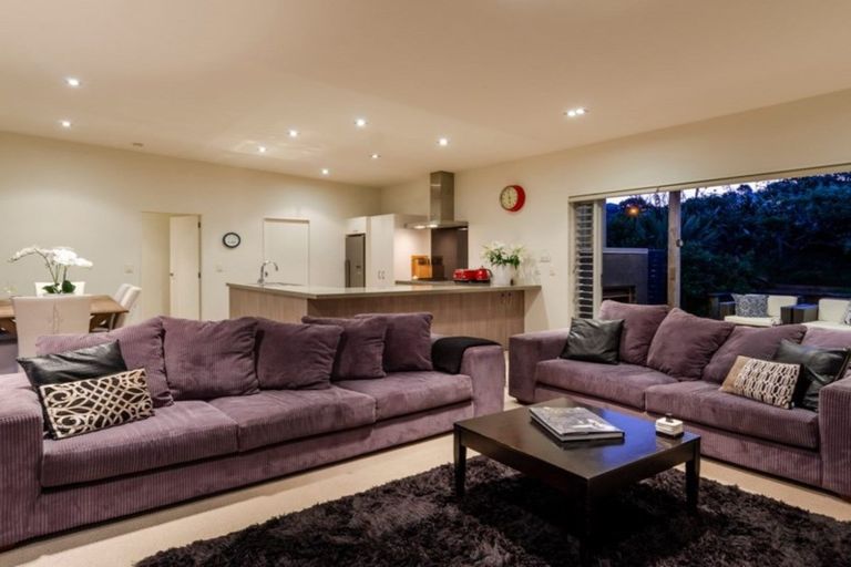 Photo of property in 22 Wonderview Road, Leigh, 0985