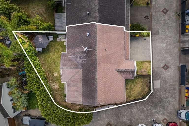 Photo of property in 7f Clearwater Cove, West Harbour, Auckland, 0618