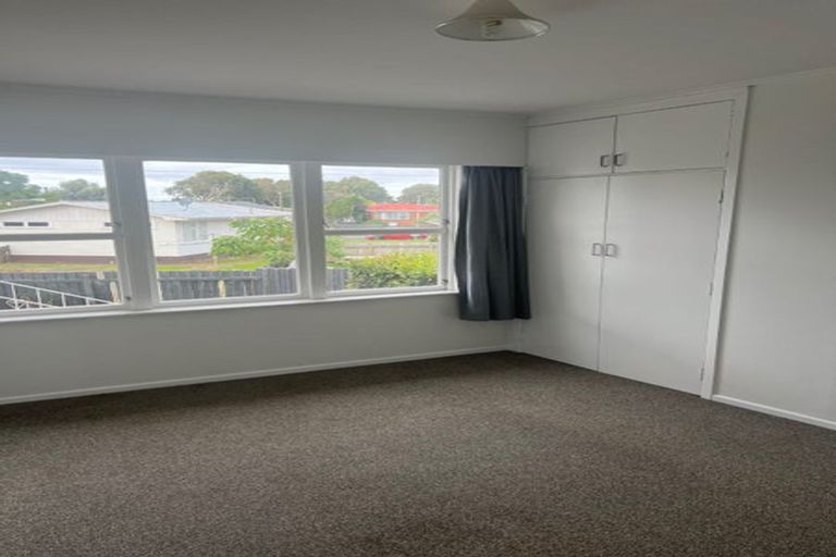 Photo of property in 12 Michelle Place, Mangere, Auckland, 2022