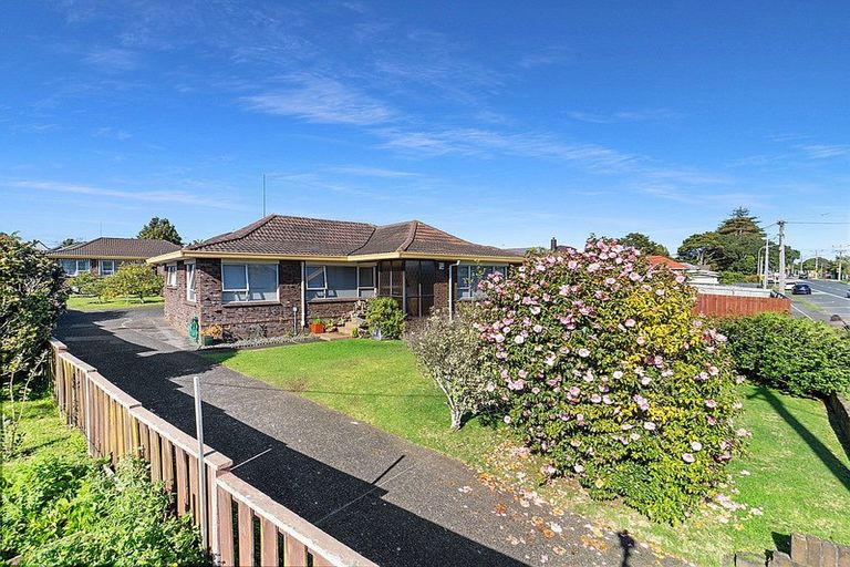 Photo of property in 1/20 Shakespeare Road, Milford, Auckland, 0620