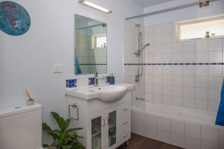 Photo of property in 25 Papaka Road, Ngunguru, Whangarei, 0173