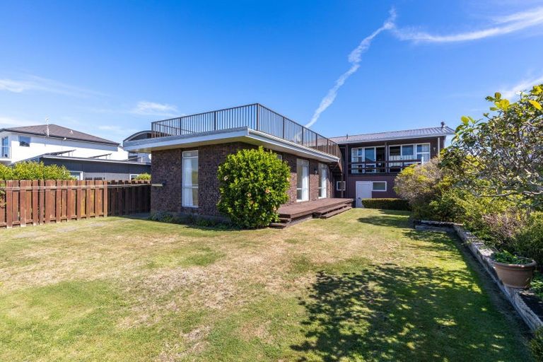 Photo of property in 14 Scott Street, Moturoa, New Plymouth, 4310