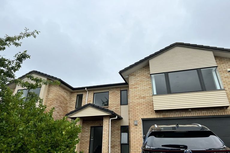 Photo of property in 11 Bangla Place, Massey, Auckland, 0614