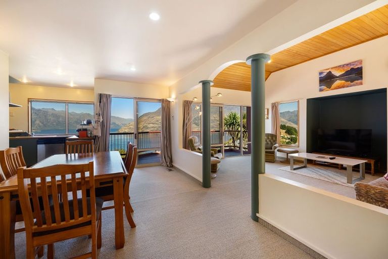 Photo of property in 14a Von Place, Fernhill, Queenstown, 9300