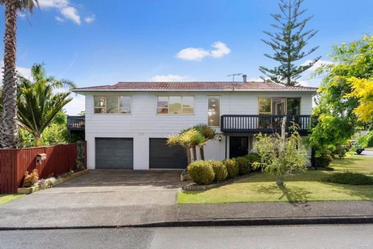 Photo of property in 338 Royal Road, Massey, Auckland, 0614