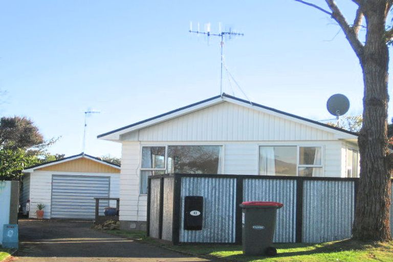 Photo of property in 43 Arawhata Road, Paraparaumu, 5032