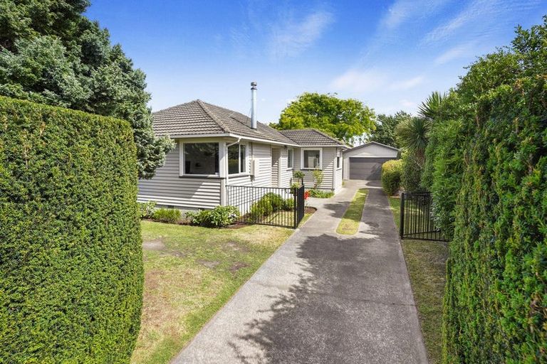 Photo of property in 35 Heath Street, Burnside, Christchurch, 8053