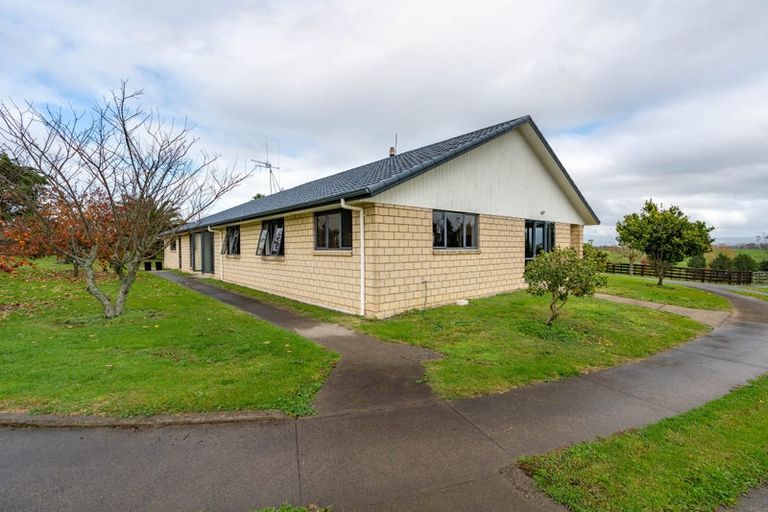 Photo of property in 800 Tuhikaramea Road, Ngahinapouri, Hamilton, 3290