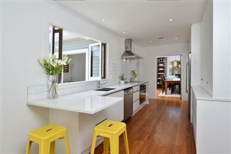 Photo of property in 1/19 Brook Street, Milford, Auckland, 0620