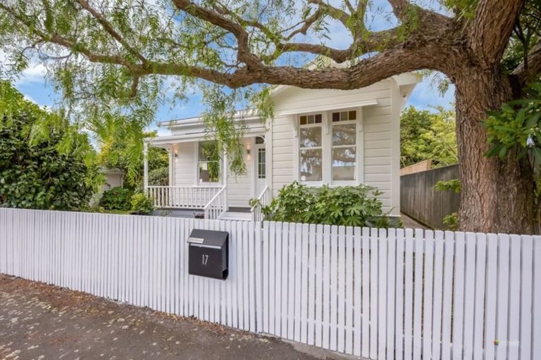 Photo of property in 17 Nikau Grove, Woburn, Lower Hutt, 5010