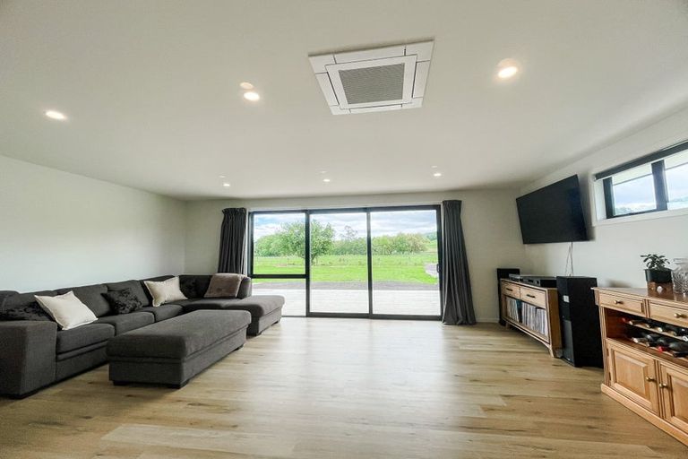 Photo of property in 11 Edinburgh Street, Green Island, Dunedin, 9018